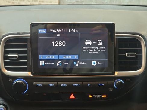 Used 2025 Hyundai Venue SEL image 19