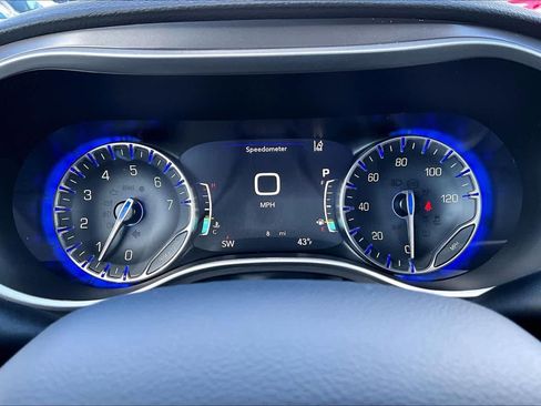 New 2026 Chrysler Pacifica Select FWD image 18
