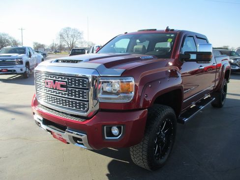 Used 2019 GMC Sierra 2500 Denali w/ Duramax Plus Package image 12