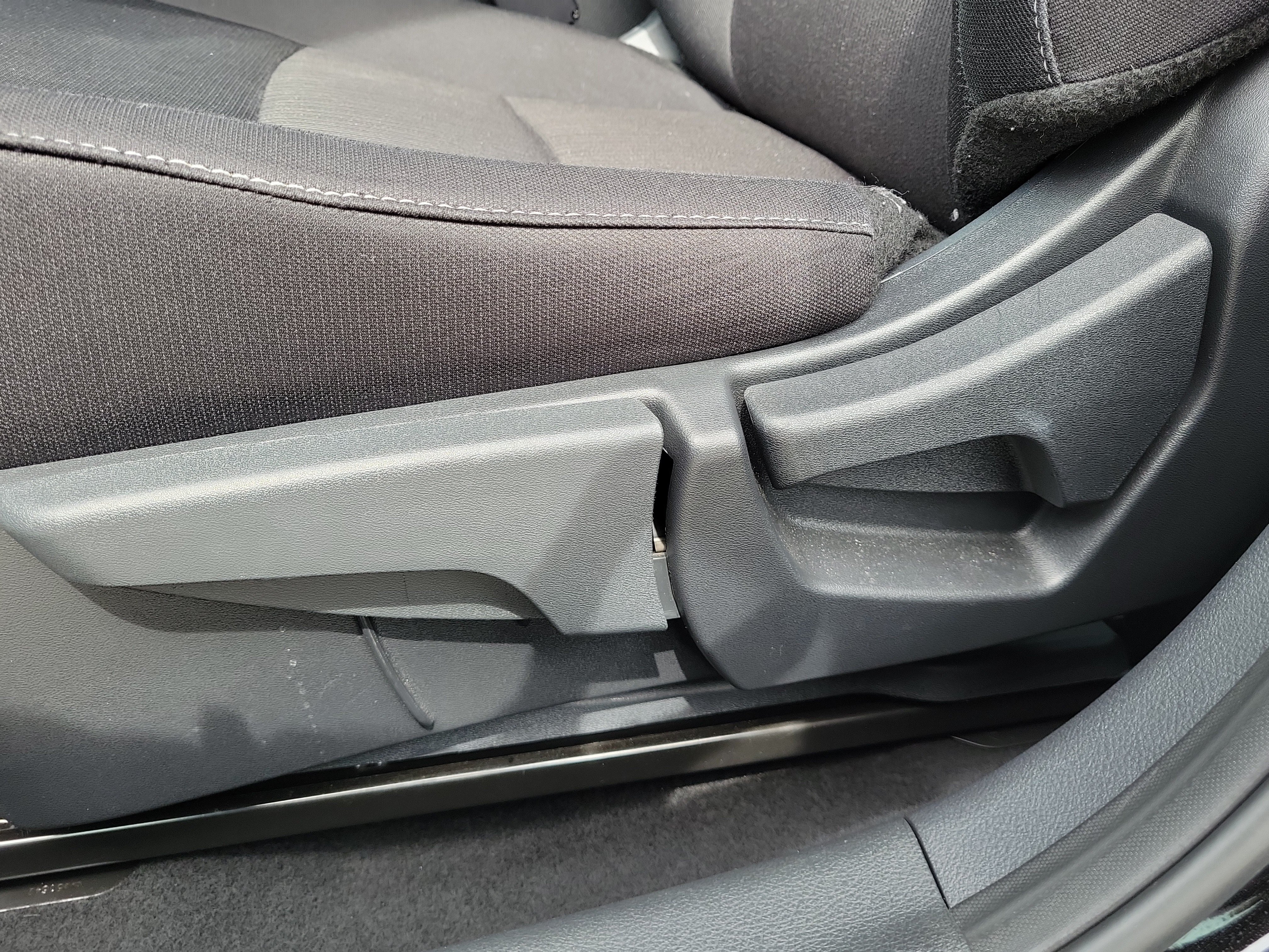 Certified 2025 Nissan Sentra SV w/ All-Weather Package FWD image 16