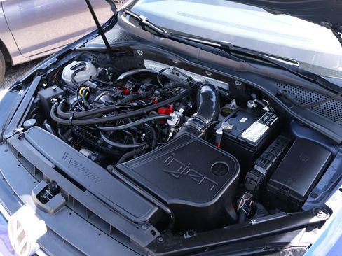 Used 2016 Volkswagen Golf R 4-Door image 49