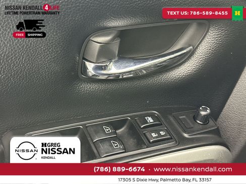 Used 2017 Nissan Titan SV image 17