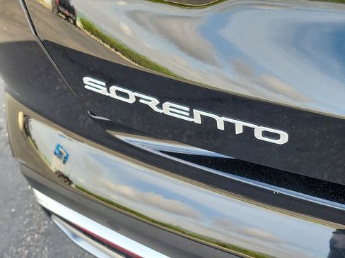 Used 2023 Kia Sorento EX w/ Panoramic Sunroof Package FWD image 32