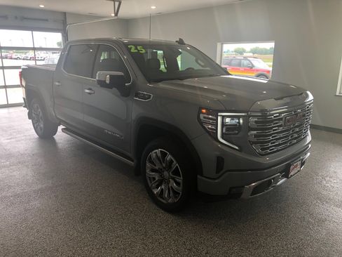 Used 2025 GMC Sierra 1500 Denali w/ Denali Reserve Package image 2