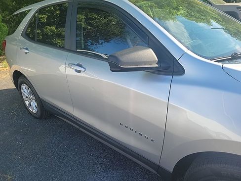 Used 2020 Chevrolet Equinox LS image 7