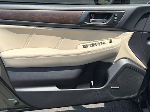 Used 2018 Subaru Outback 2.5i Limited AWD/4WD image 11