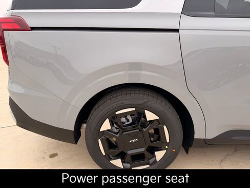 New 2026 Kia Carnival EX FWD image 10