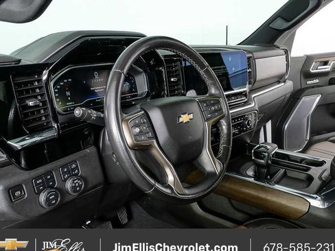 Used 2023 Chevrolet Silverado 1500 High Country w/ High Country Premium Package AWD/4WD image 4