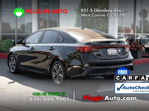 Used 2023 Kia Forte LXS FWD image 2