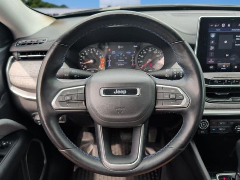 Used 2022 Jeep Compass Latitude w/ Convenience Group AWD/4WD image 17