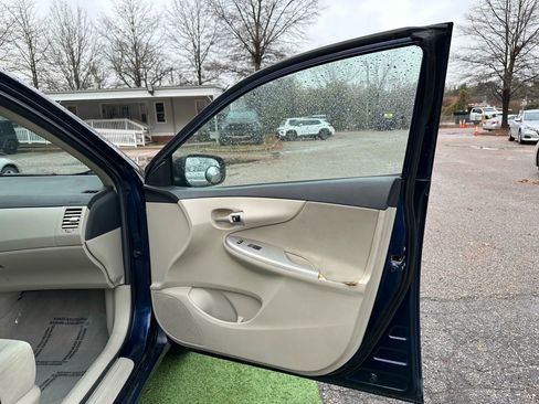 Used 2012 Toyota Corolla LE image 19