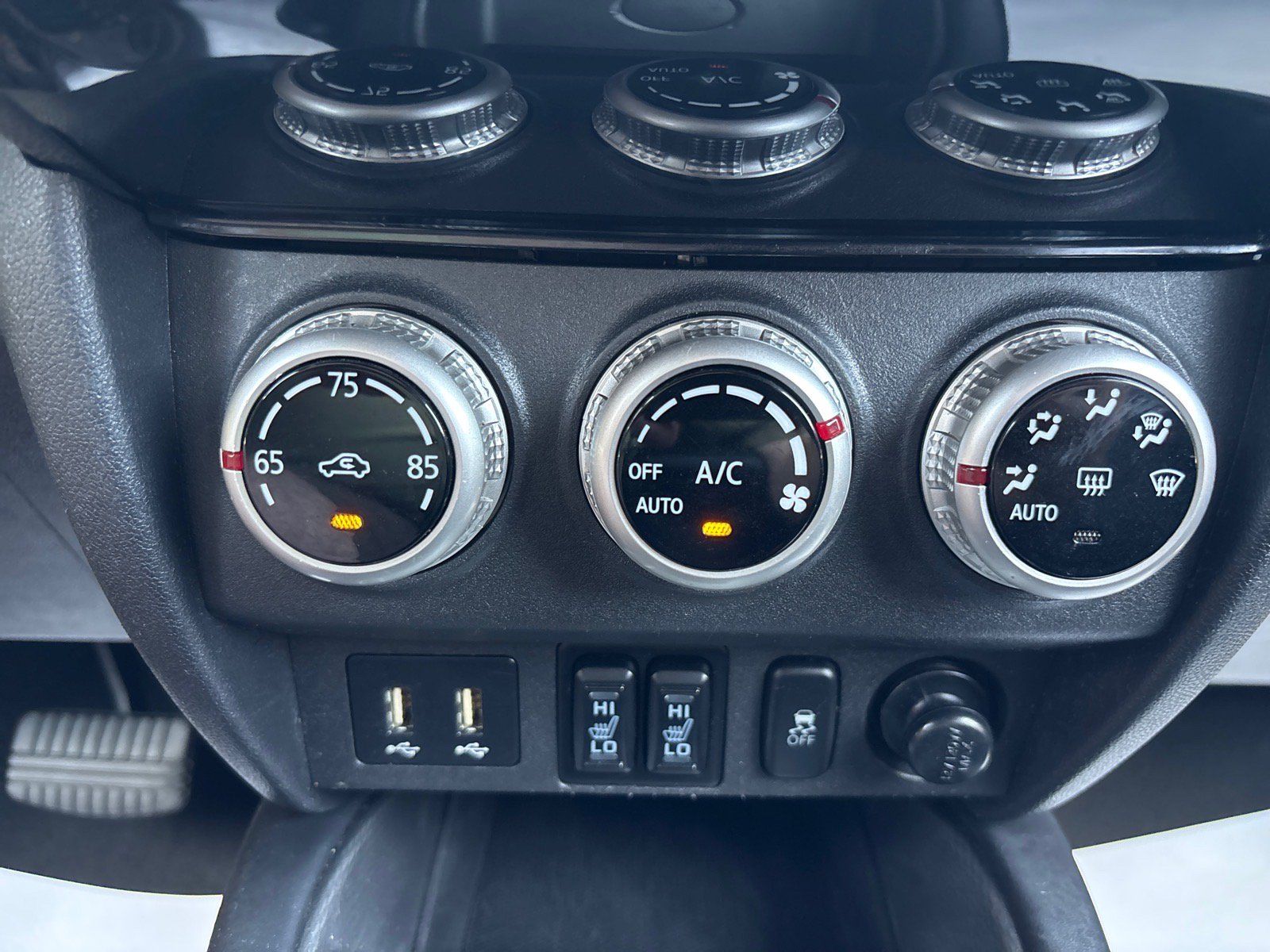 Used 2020 Mitsubishi Outlander Sport Black Edition FWD image 31