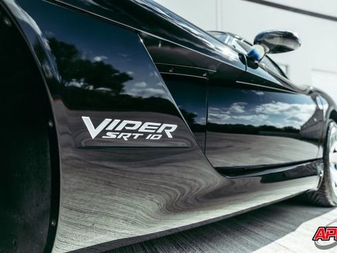 Used 2006 Dodge Viper SRT-10 RWD image 23