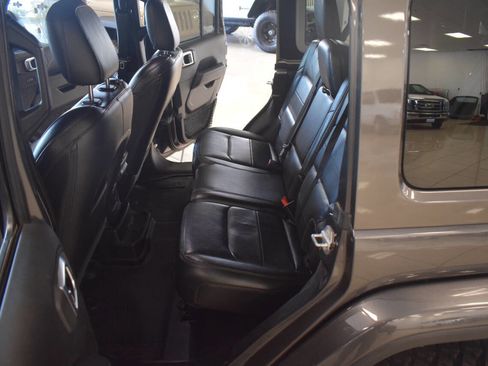 Used 2020 Jeep Wrangler Unlimited Sahara image 70