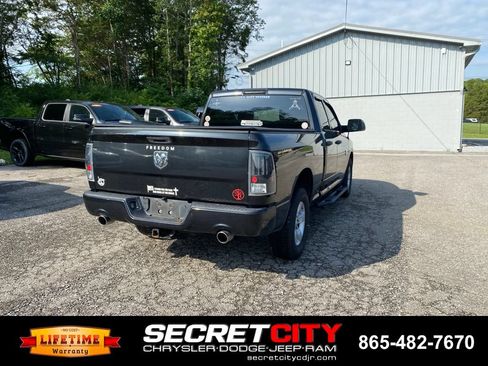 Used 2016 RAM 1500 Express RWD image 5