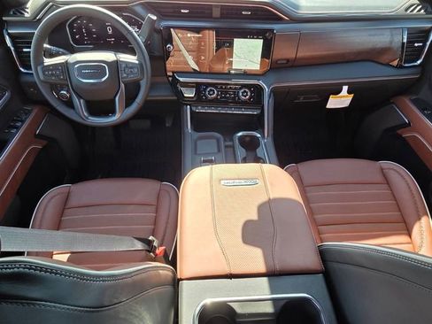 New 2026 GMC Sierra 3500 Denali Ultimate AWD/4WD image 7