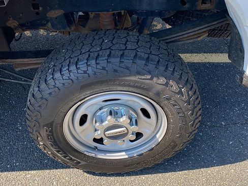 Used 2018 Ford F250 XL w/ Power Equipment Group AWD/4WD image 14