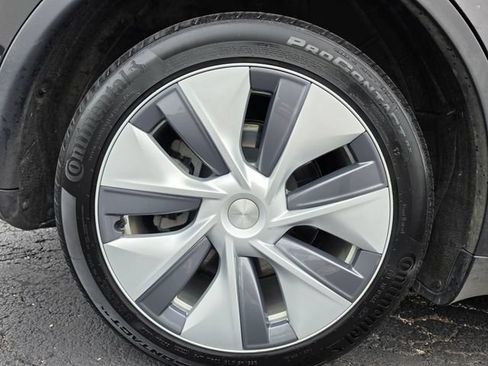 Used 2023 Tesla Model Y Long Range AWD/4WD image 7