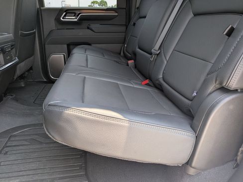 Used 2025 GMC Sierra 2500 Denali w/ Technology Package AWD/4WD image 27
