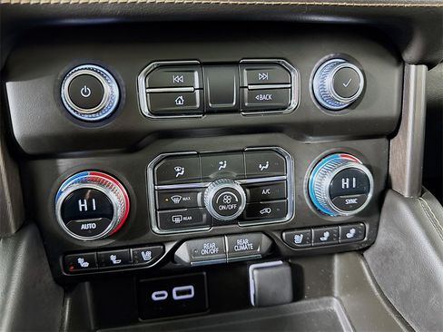 Used 2023 GMC Yukon XL AT4 image 23
