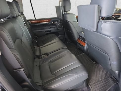 Used 2018 Lexus LX 570 4WD w/ Luxury Package image 11