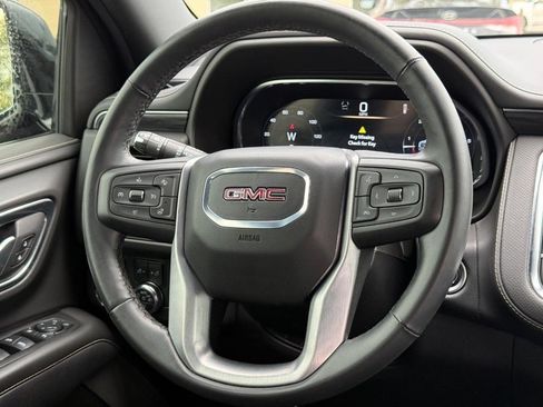 Used 2024 GMC Yukon XL SLT w/ SLT Luxury Package AWD/4WD image 14