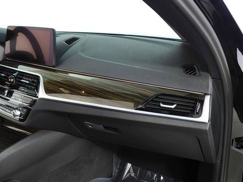 Used 2023 BMW 530i w/ Convenience Package RWD image 14