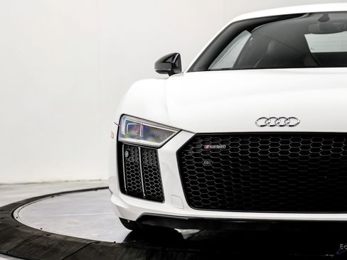 Used 2018 Audi R8 V10 RWD image 37