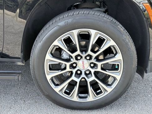 Used 2025 GMC Yukon Denali w/ Denali Reserve Package image 55