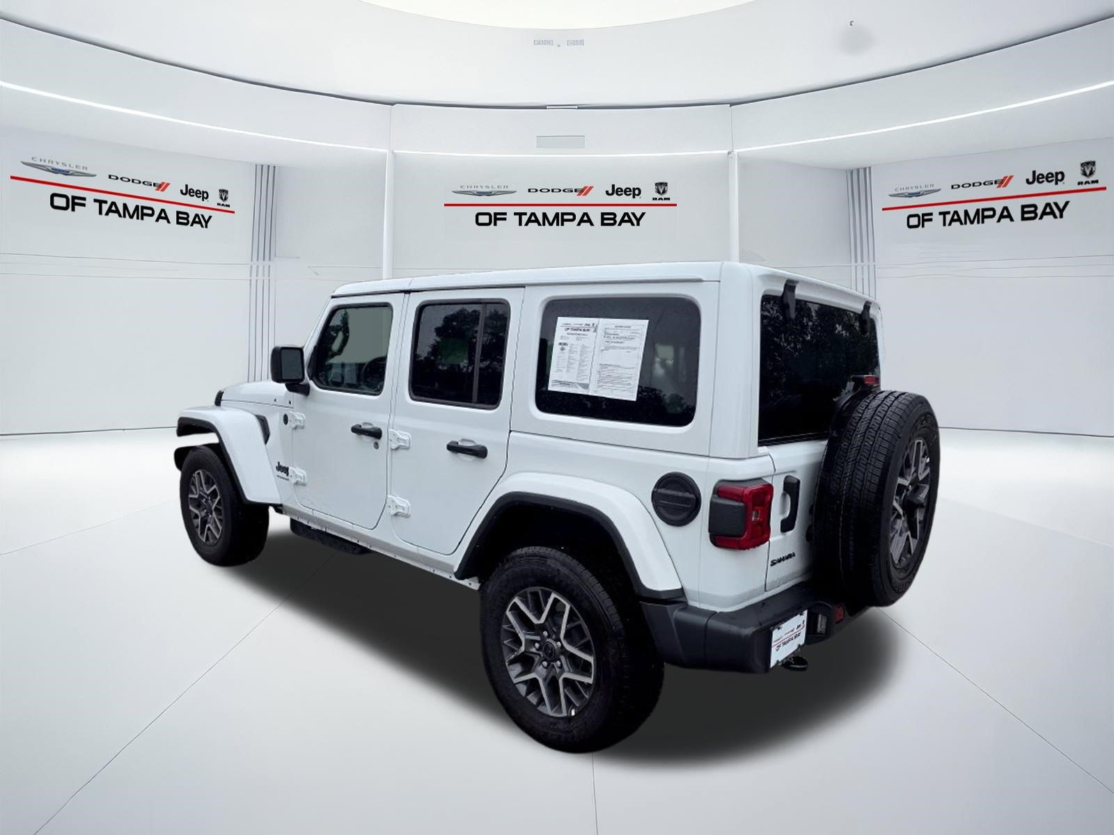 Used 2026 Jeep Wrangler Unlimited Sahara AWD/4WD image 4