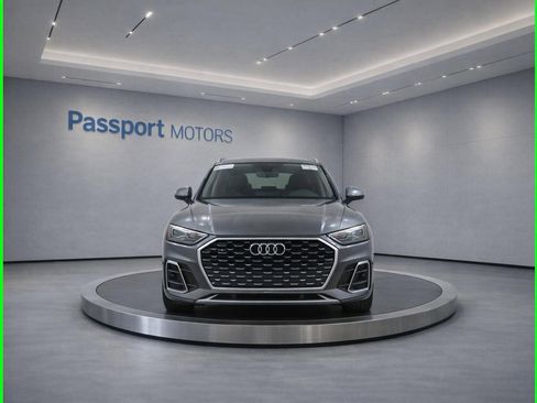 Used 2023 Audi Q5 2.0T Premium w/ Convenience Package AWD/4WD image 2