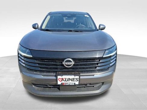 Used 2025 Nissan Kicks SV AWD/4WD image 12