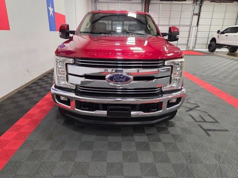 Used 2017 Ford F250 Lariat w/ Lariat Value Package AWD/4WD image 4