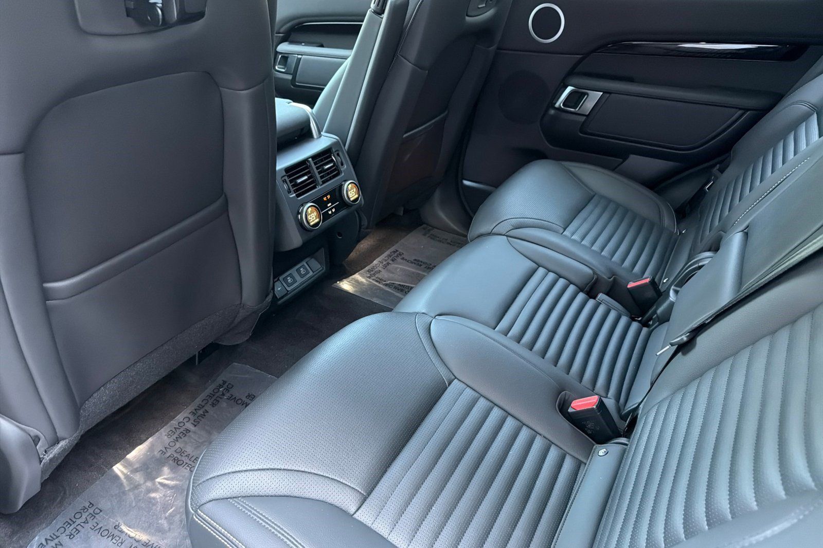 Used 2025 Land Rover Discovery S AWD/4WD image 28
