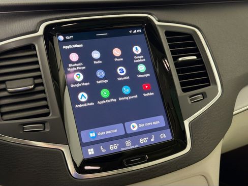 Used 2023 Volvo XC90 B5 Core image 15