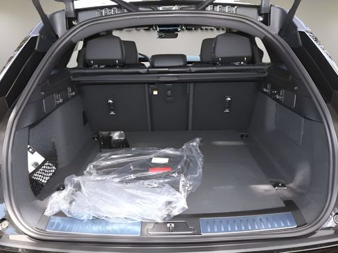New 2026 Land Rover Range Rover Velar S AWD/4WD image 15