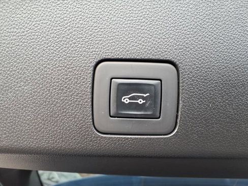 Used 2023 Buick Encore GX Select image 11