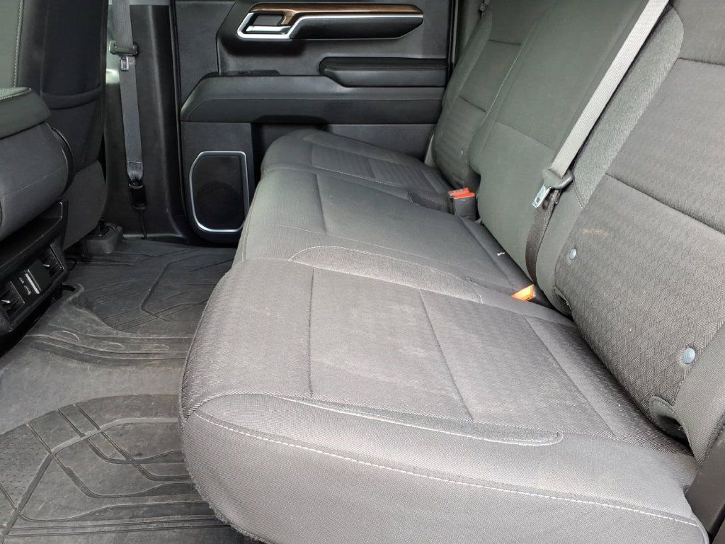 Used 2023 Chevrolet Silverado 1500 RST AWD/4WD image 14
