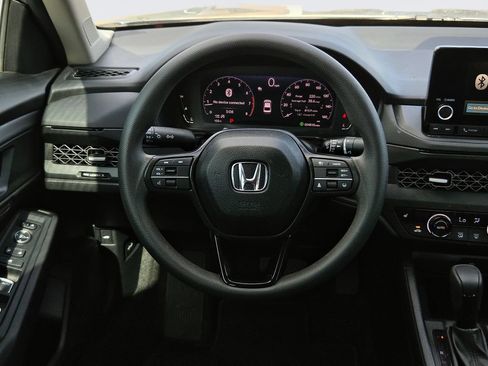 Used 2025 Honda Accord SE image 23