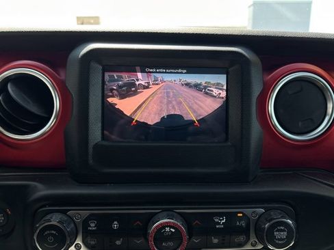 Used 2019 Jeep Wrangler Unlimited Rubicon w/ Cold Weather Group AWD/4WD image 46