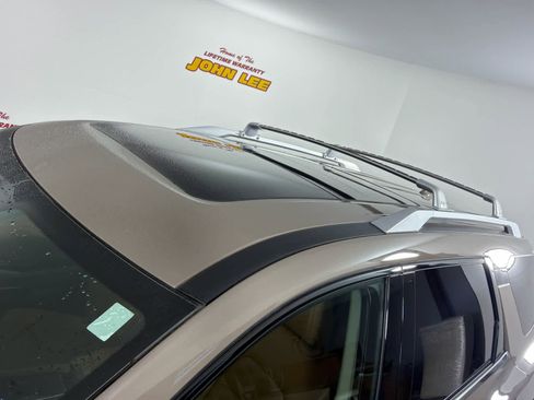 Certified 2024 Nissan Pathfinder Platinum FWD image 12