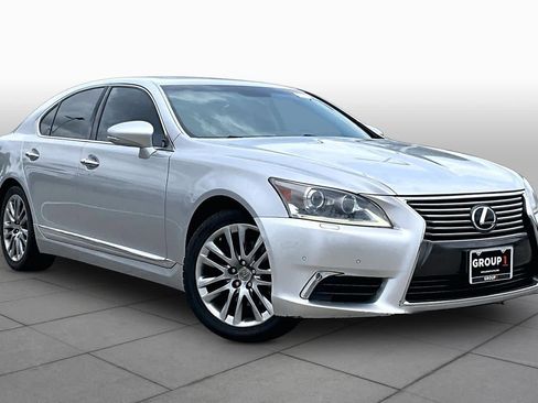 Used 2013 Lexus LS 460 w/ Comfort Pkg RWD image 3