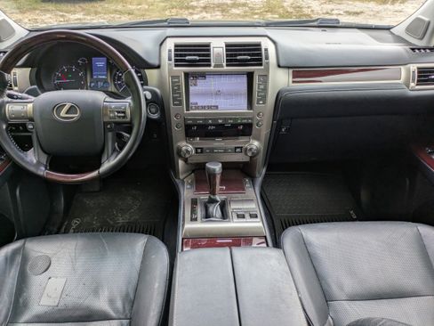 Used 2018 Lexus GX 460 image 13