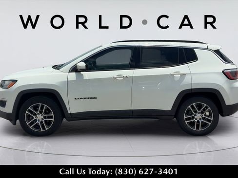 Used 2019 Jeep Compass Latitude FWD image 4