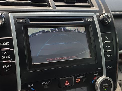 Used 2014 Toyota Camry XLE w/ Leather Package FWD image 27