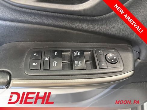 Used 2019 Jeep Cherokee Latitude Plus w/ Cold Weather Group AWD/4WD image 21
