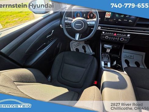 Used 2025 Hyundai Tucson SE image 10