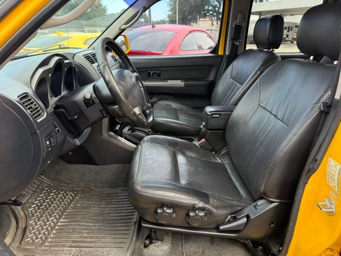 Used 2003 Nissan Frontier SE AWD/4WD image 10