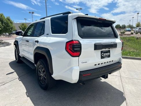 Used 2025 Toyota 4Runner SR5 AWD/4WD image 5