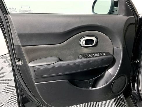 Used 2019 Kia Soul FWD image 23